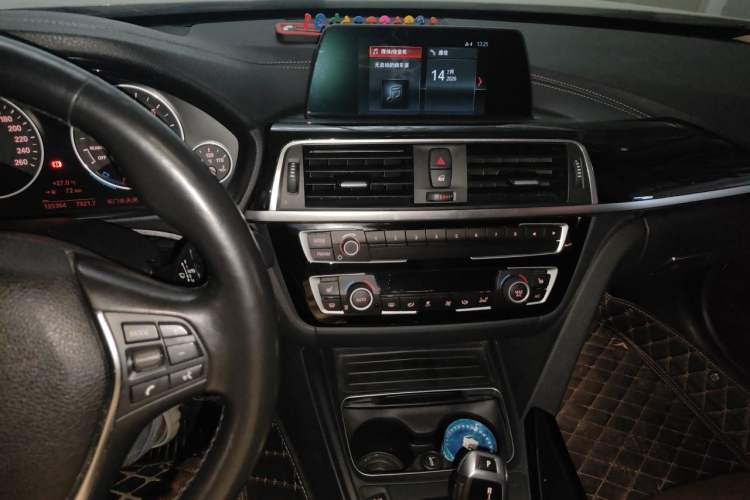 Used BMW 3 Series 2018 320Li Fashion Model Audio And AC Panel