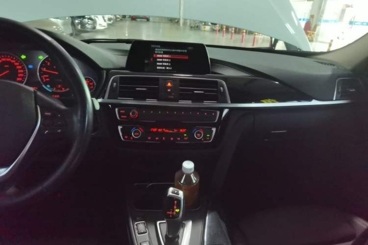 Used BMW 3 Series 2018 320Li Fashion Model Audio And AC Panel