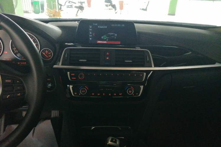 Used BMW 3 Series 2018 320Li Fashion Model Audio And AC Panel