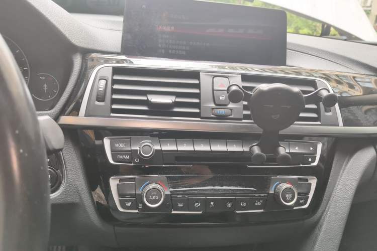 Used BMW 3 Series 2018 320Li Leading Model M Sport Package Audio And AC Panel