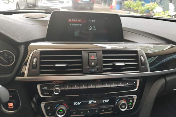 Used BMW 3 Series 2018 320Li Fashion Model Audio And AC Panel