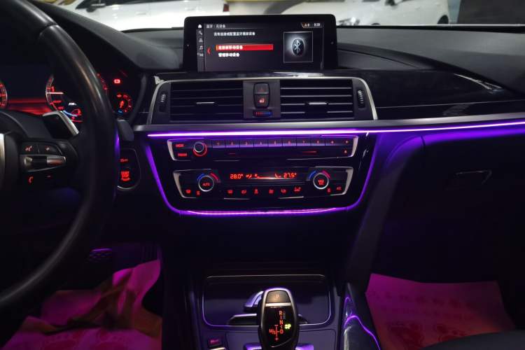 Used BMW 3 Series 2018 320Li Leading Model M Sport Package Audio And AC Panel