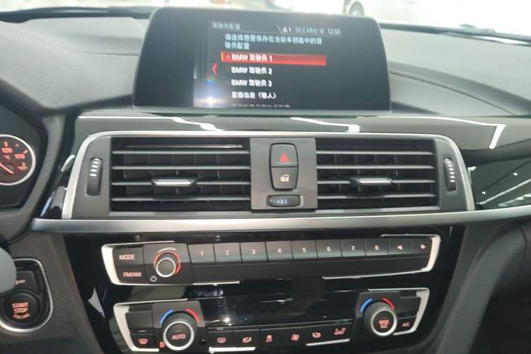 Used BMW 3 Series 2018 320Li Fashion Model Audio And AC Panel