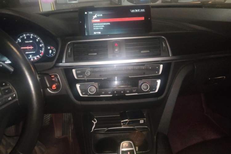 Used BMW 3 Series 2018 320Li Leading Luxury Package Audio And AC Panel