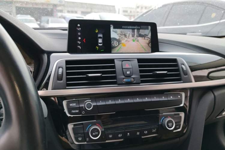 Used BMW 3 Series 2018 320Li Fashion Model Audio And AC Panel