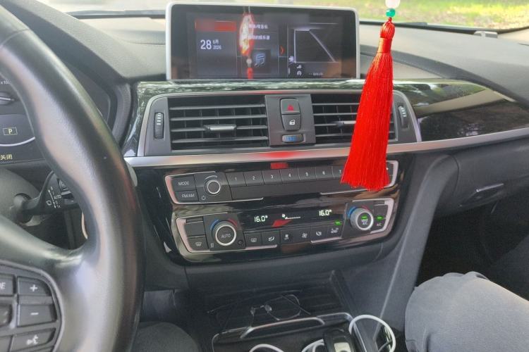Used BMW 3 Series 2018 320Li Fashion Model Audio And AC Panel