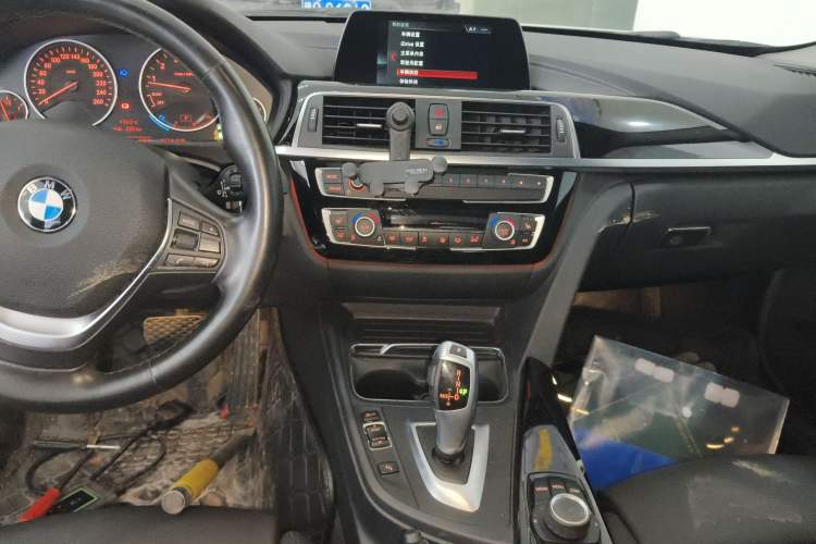 Used BMW 3 Series 2018 320Li xDrive Fashion Model Audio And AC Panel