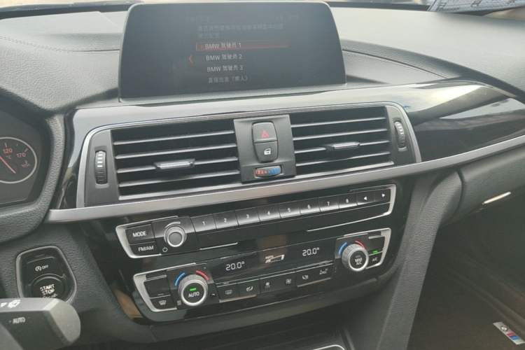 Used BMW 3 Series 2018 320Li Fashion Model Audio And AC Panel