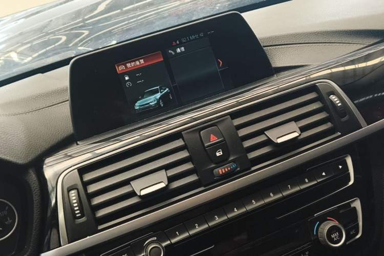 Used BMW 3 Series 2018 320Li Fashion Model Audio And AC Panel