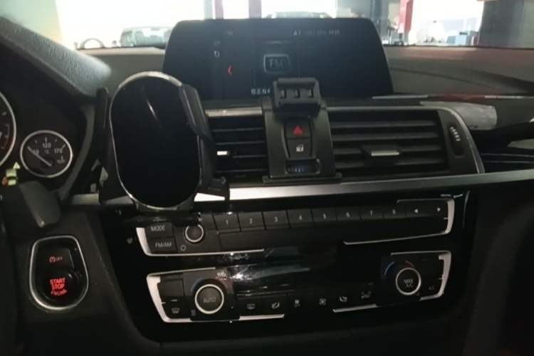 Used BMW 3 Series 2018 320Li Fashion Model Audio And AC Panel