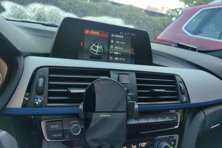 Used BMW 3 Series 2018 320i M Sport Package Audio And AC Panel