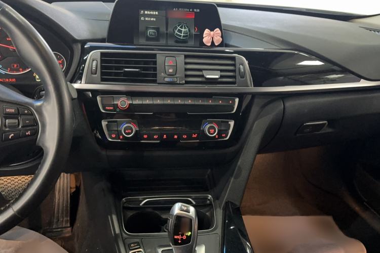 Used BMW 3 Series 2018 320Li Fashion Model Audio And AC Panel