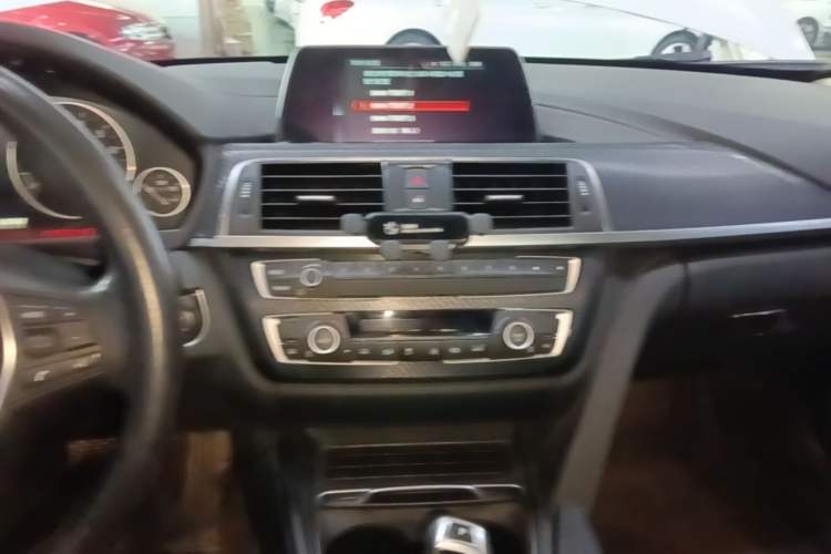 Used BMW 3 Series 2018 320Li Fashion Model Audio And AC Panel