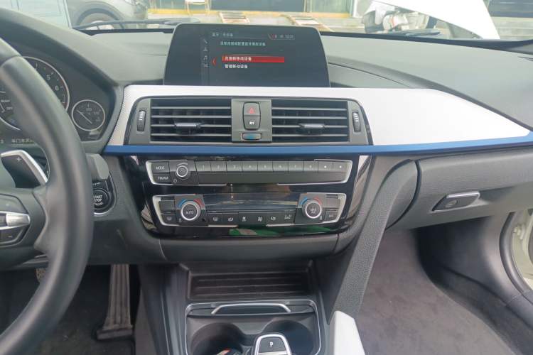 Used BMW 3 Series 2018 320i M Sport Package Audio And AC Panel
