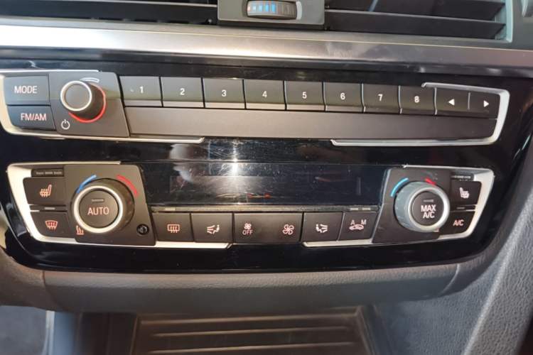 Used BMW 3 Series 2018 320Li Fashion Model Audio And AC Panel