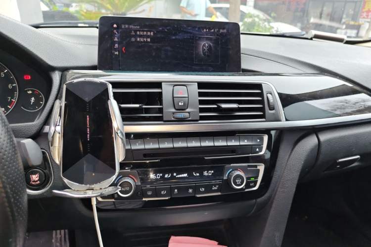 Used BMW 3 Series 2018 320Li Leading Model M Sport Package Audio And AC Panel