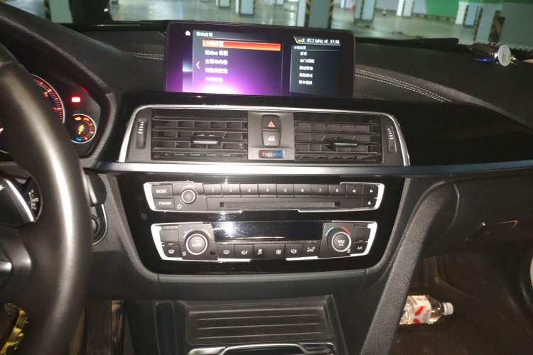 Used BMW 3 Series 2018 320Li Leading Model M Sport Package Audio And AC Panel