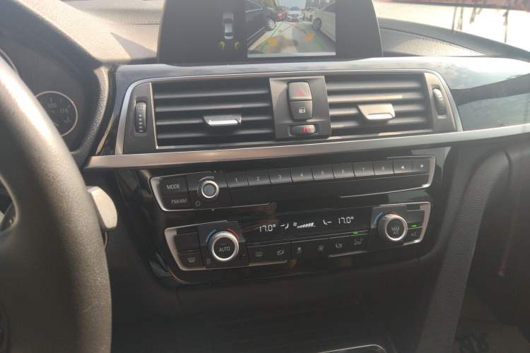 Used BMW 3 Series 2018 320Li Fashion Model Audio And AC Panel