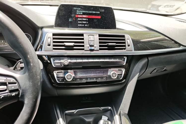 Used BMW 3 Series 2018 320Li Fashion Model Audio And AC Panel