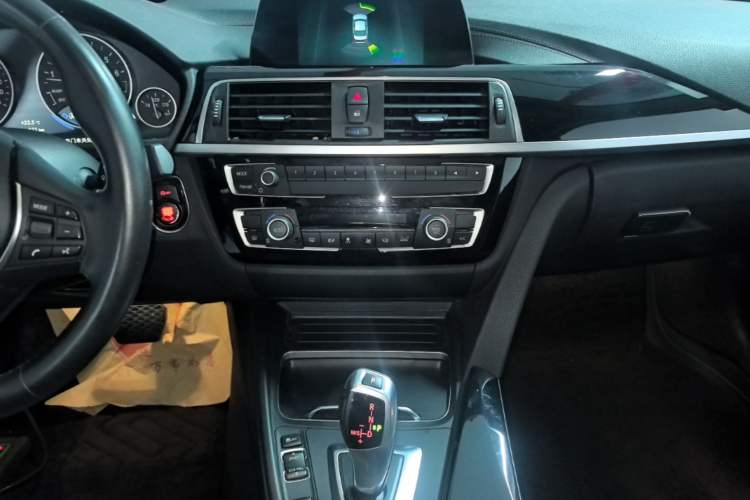 Used BMW 3 Series 2018 320Li Fashion Model Audio And AC Panel