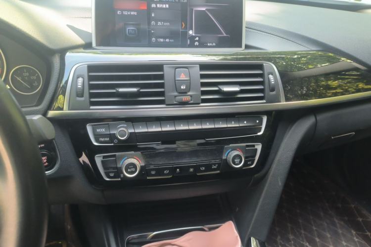 Used BMW 3 Series 2018 320Li Fashion Model Audio And AC Panel