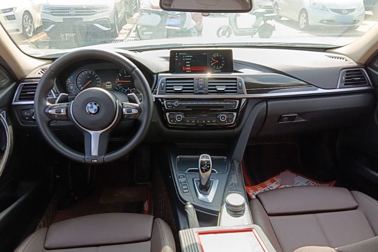 Used BMW 3 Series 2018 320Li M Sport Night Edition Center Console