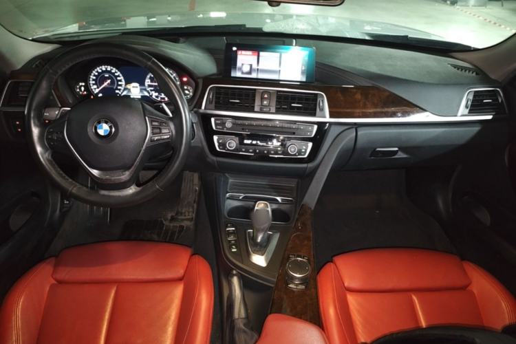 Used BMW 3 Series 2018 330Li xDrive Luxury Package Center Console