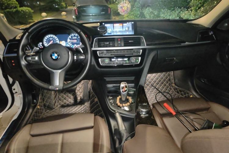 Used BMW 3 Series 2018 320Li M Sport Night Edition Center Console