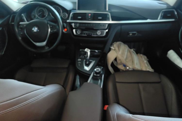 Used BMW 3 Series 2018 318Li Center Console