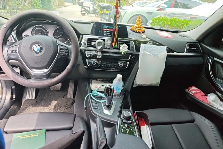 Used BMW 3 Series 2018 318Li Center Console