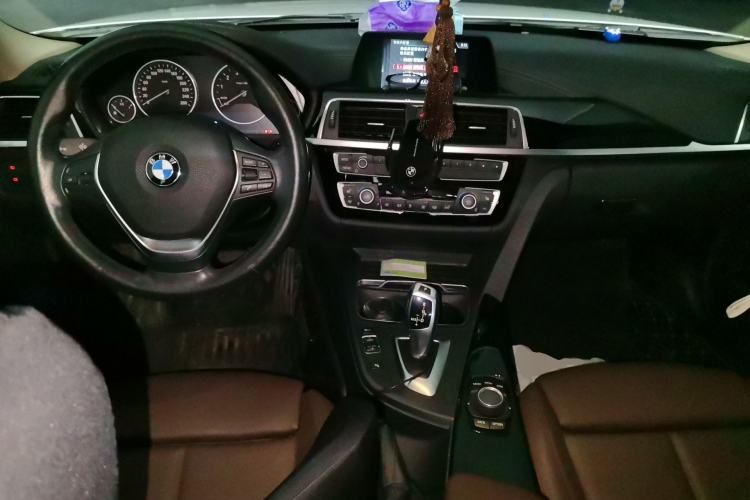 Used BMW 3 Series 2018 320Li Fashion Model Center Console