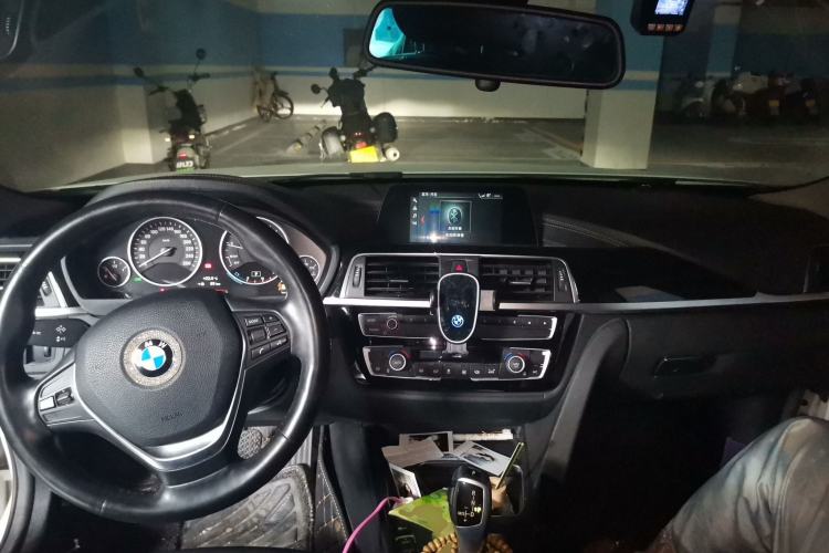 Used BMW 3 Series 2018 318Li Center Console