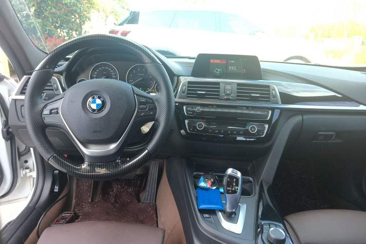 Used BMW 3 Series 2018 320Li Fashion Model Center Console