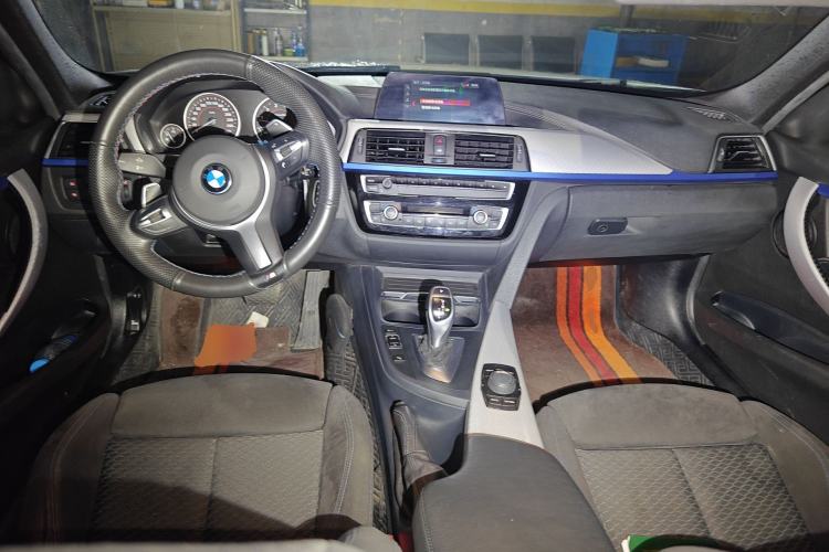 Used BMW 3 Series 2018 320i M Sport Package Center Console