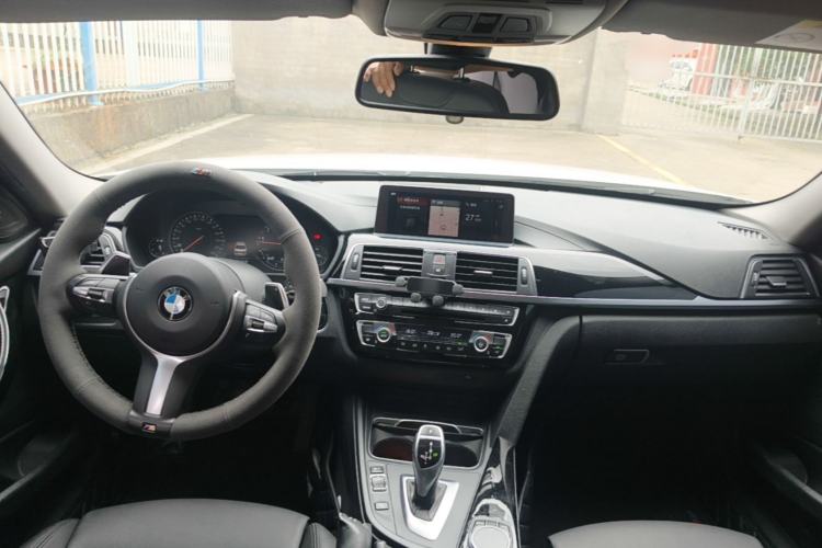 Used BMW 3 Series 2018 320Li Leading Model M Sport Package Center Console