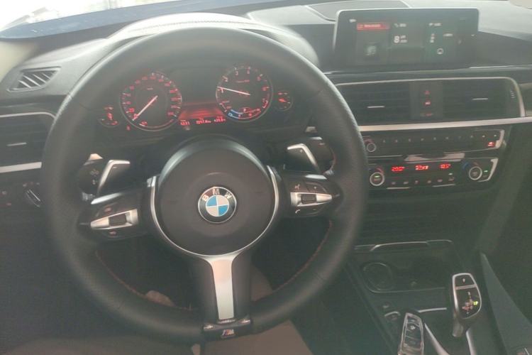 Used BMW 3 Series 2018 320Li Leading Model M Sport Package Center Console