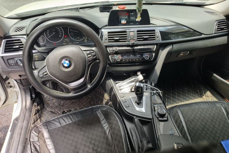 Used BMW 3 Series 2018 318Li Center Console