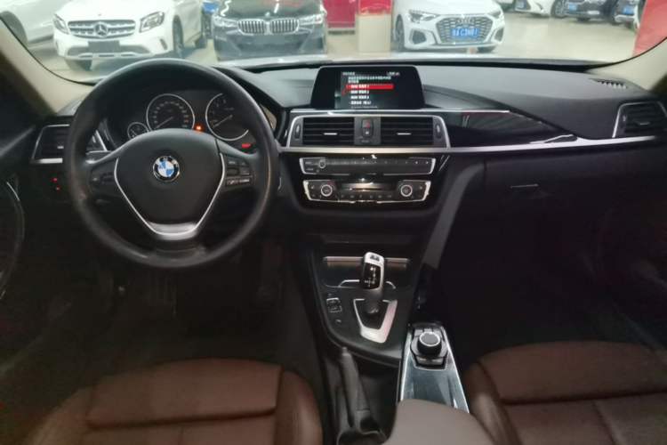 Used BMW 3 Series 2018 320Li Fashion Model Center Console