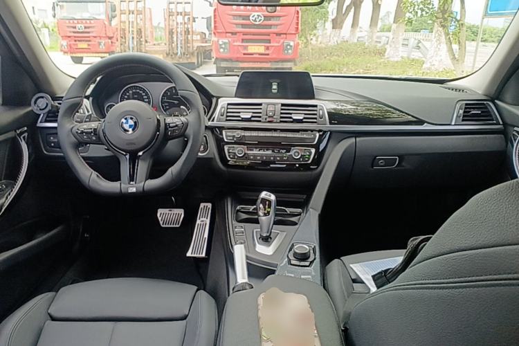 Used BMW 3 Series 2018 320Li Fashion Model Center Console