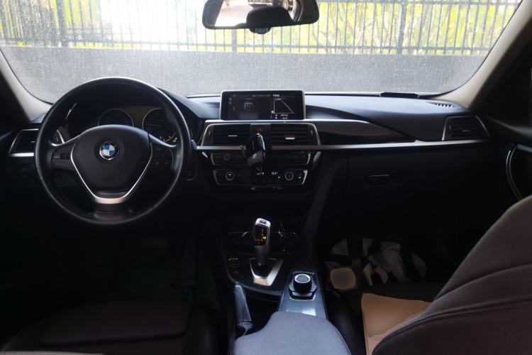 Used BMW 3 Series 2018 320Li Fashion Model Center Console