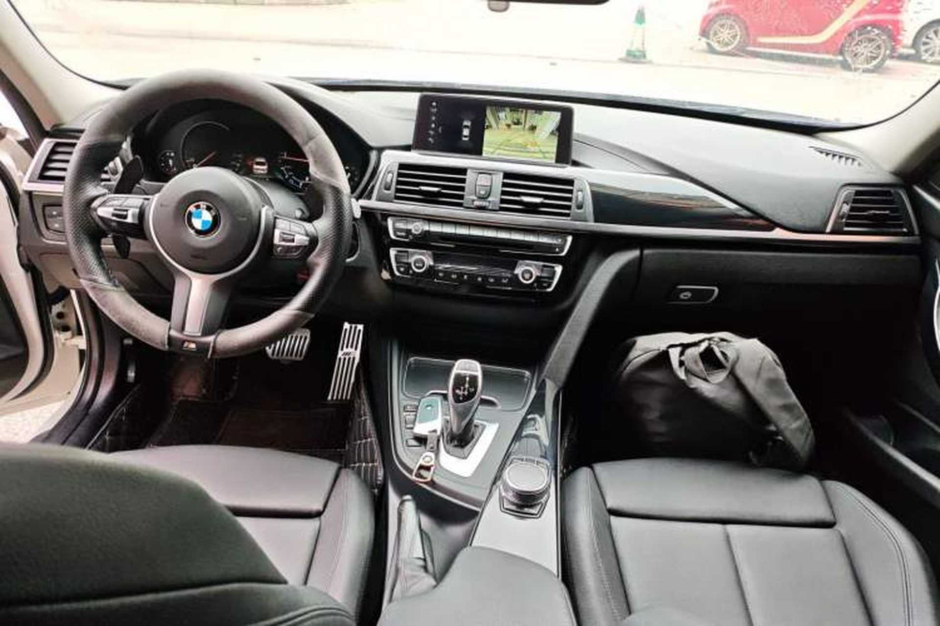 Used BMW 3 Series 2018 320Li Leading Model M Sport Package Center Console