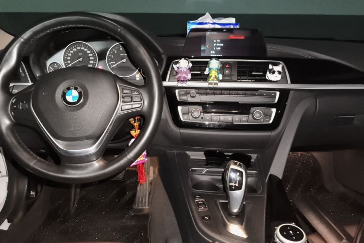 Used BMW 3 Series 2018 320Li Fashion Model Center Console