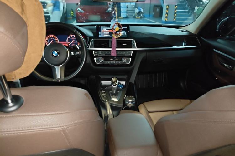 Used BMW 3 Series 2018 320Li Leading Model M Sport Package Center Console