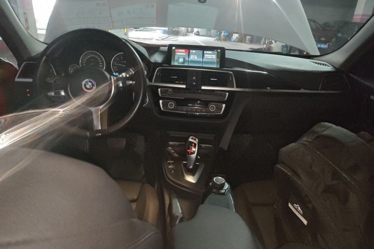 Used BMW 3 Series 2018 320Li Fashion Model Center Console
