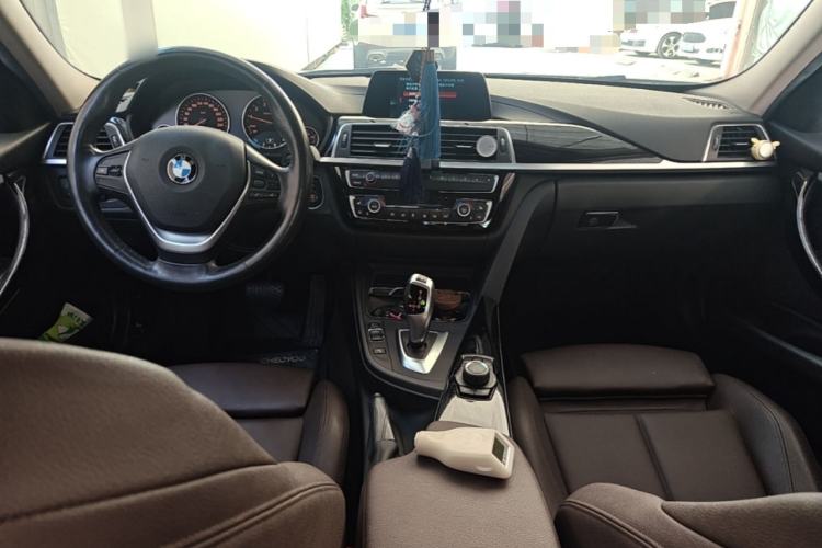 Used BMW 3 Series 2018 320Li Fashion Model Center Console