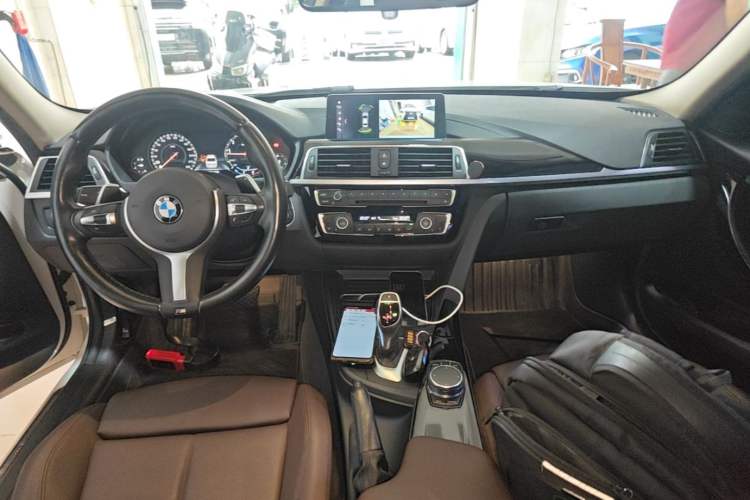 Used BMW 3 Series 2018 320Li Leading Model M Sport Package Center Console