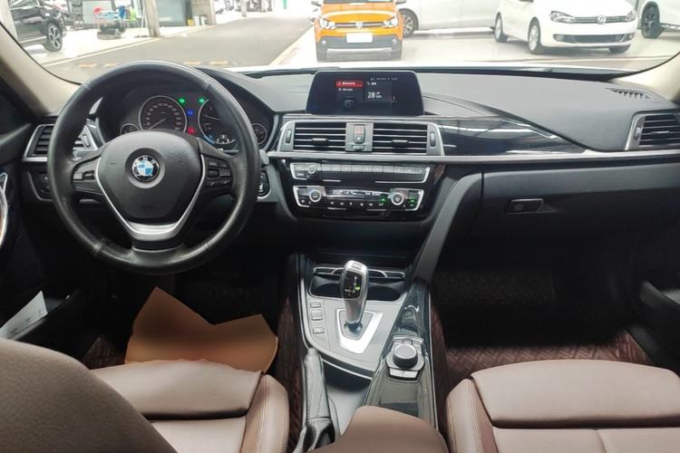 Used BMW 3 Series 2018 320Li Fashion Model Center Console