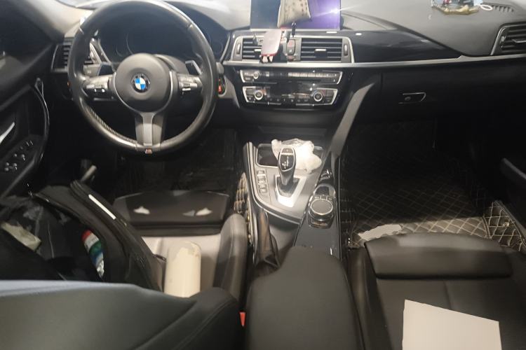 Used BMW 3 Series 2018 320Li Leading Model M Sport Package Center Console