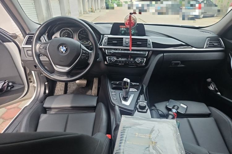 Used BMW 3 Series 2018 318Li Center Console