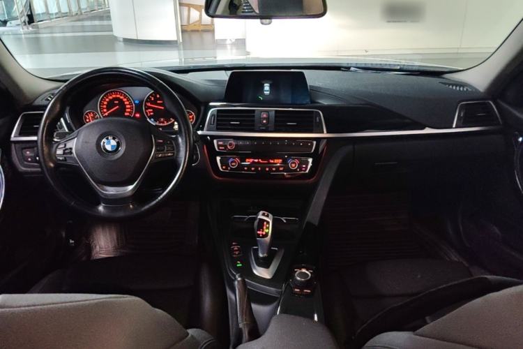 Used BMW 3 Series 2018 320Li Fashion Model Center Console
